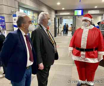 Babbo Natale porta i doni ai piccoli pazienti dell'Ospedale “Manzoni” di Lecco - ResegoneOnline