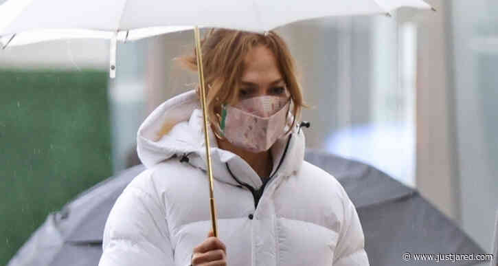 Jennifer Lopez Braves the Rainy Weather for Last-Minute Christmas Shopping at The Mall