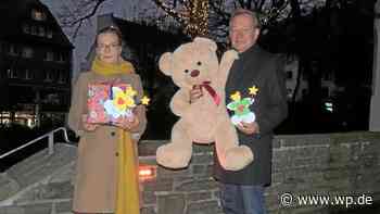 Siegen: Bürgermeister erfüllt Weihnachtswunsch Riesen-Teddy - Westfalenpost