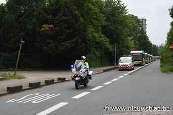 Buschauffeur De Lijn komt verloren handtas persoonlijk teruggeven aan eigenares: “Zo kan ze met een gerust hart kerst vieren”