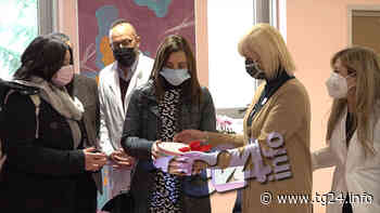 Sora – Donata una parrucca al reparto di Oncologia (VIDEO/FOTO) - TG24.info