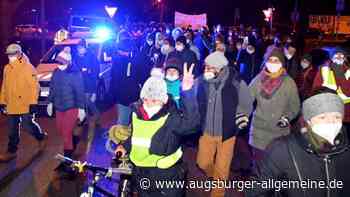 Rund 2000 Menschen gehen gegen Corona-Maßnahmen auf die Straße - Augsburger Allgemeine