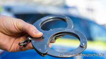 Polizei stellt bewaffnete Räuber in Wohnung auf frischer Tat - Süddeutsche Zeitung