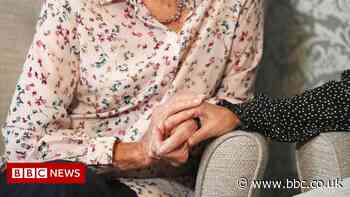 Cornwall Council's call to help vulnerable stay safe at home - BBC News