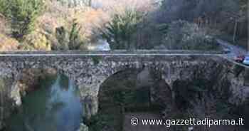 Sta per lanciarsi da ponte, salvata da agente Polstrada - Gazzetta di Parma