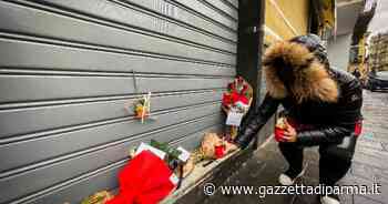 Commerciante ucciso: fiori e lumini sul luogo del delitto - Gazzetta di Parma