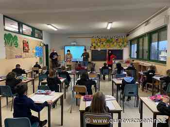 Libri in dono agli alunni per augurare felicità - Casentino
