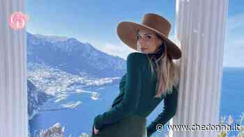 Beatrice Valli a Capri indossa un look perfetto da copiare per Natale! - CheDonna.it