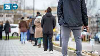 Menschen stehen Schlange in Meschede - und Impfstoff fehlt - WP News