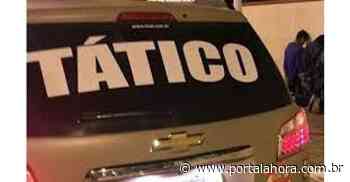 Abordagem da PM a carro estacionado em avenida de Imbituba termina com prisão de suspeito de assalto e apreensão de munições e droga - Portal AHora