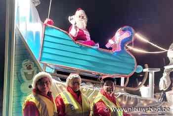 Kerstman trekt met praalwagen door kleinste deelgemeente (Geetbets) - Het Nieuwsblad