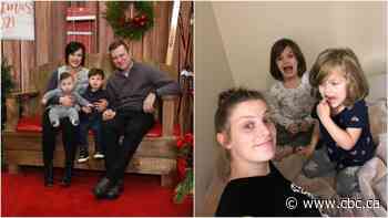 Calgary moms feel 'heavy stress' during 2nd pandemic Christmas