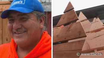 Business booms for wooden Christmas trees that unite neighbourhood & keep Calgary carpenter smiling - CBC.ca