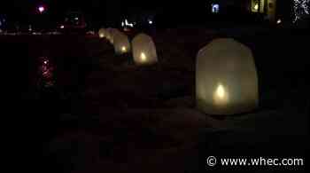 Neighbors in Irondequoit light up Santa's runway