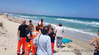 Lecce, anziano muore in spiaggia tra i bagnanti a Torre Lapillo - Fidelity News