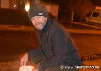 Senioren van den Oepites verdelen duizenden lampionnen: “Zaterdagavond van Zomergem warmste dorp van Vlaandere - Het Nieuwsblad