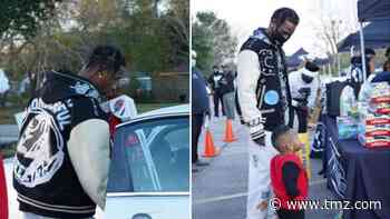 Travis Scott Gives Out Over 5,000 Toys to Houston Area Kids - TMZ