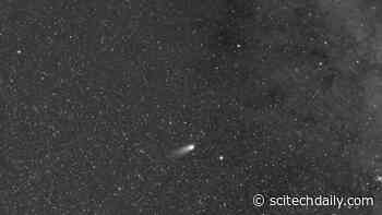 A Christmas Comet for Solar Orbiter: Heliospheric Imager Captures Comet Leonard