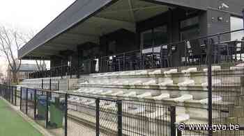 Rare kronkel: buiten voetbal kijken mag niet, vanuit kantine wel - Gazet van Antwerpen