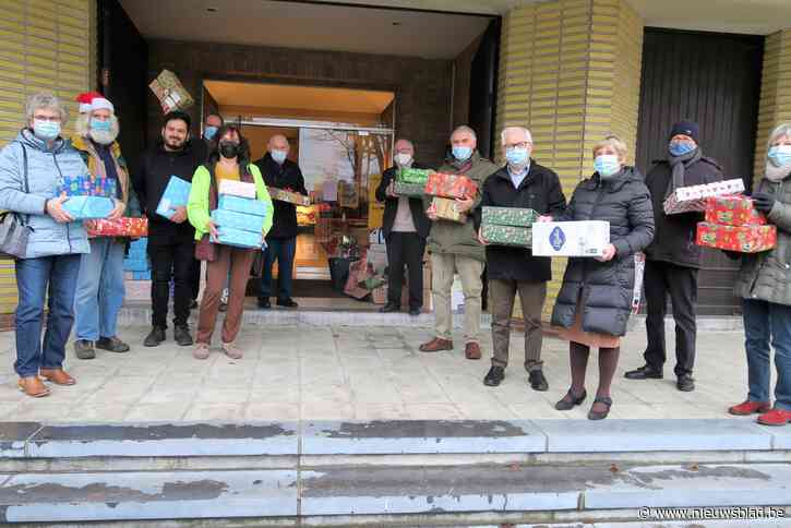 Achthonderd kerstgeschenken vanuit Deuzeld naar overstroomde Waalse dorpen: “Geven voelt zoveel beter dan krijgen”