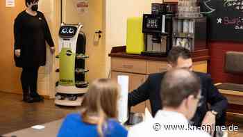 Wegen Personalmangel: Roboter „Paula“ serviert Weihnachtsessen