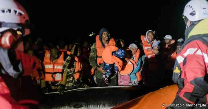 Sea-Watch rettet 180 Bootsmigranten – 30 Menschen gestorben