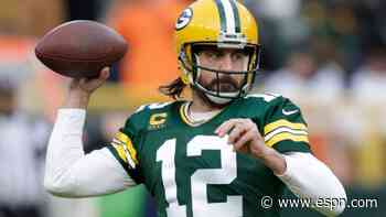 Rodgers tops Favre's Pack record for TD passes