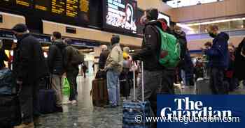 Britain’s last-minute Christmas getaway hit by travel disruption - The Guardian