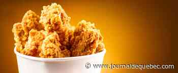 Une tête de poulet entière dans sa commande du PFK