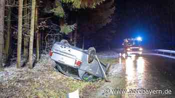 Glätteunfall bei Bamberg: Auto überschlägt sich auf schneebedeckter Straße - Nordbayern.de