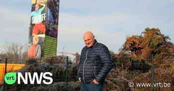 Man uit Lummen wordt verrast voor zijn 50ste verjaardag: stapel containers naast zijn huis met foto's op - VRT NWS