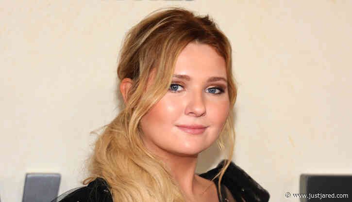 Abigail Breslin Writes About Her First Christmas Without Her Dad, Who Died from COVID-19