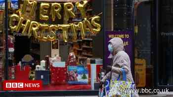 Shoppers avoid city centres on Christmas Eve, figures suggest