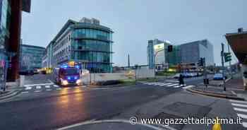 Esplosione edificio uffici Milano,ferita presunta esecutrice - Gazzetta di Parma