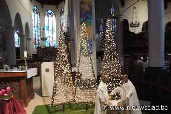 Moderne stal in eeuwenoude kerk
