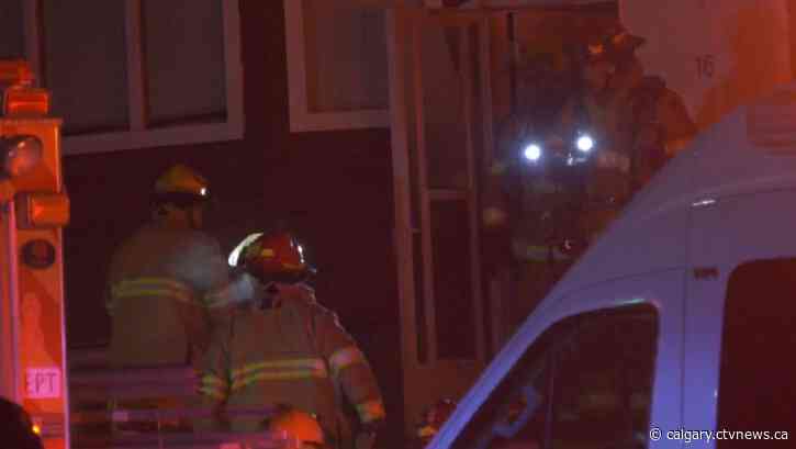 2 in hospital after Christmas Day fire in southwest Calgary