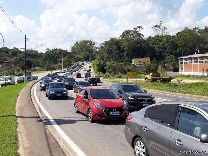 Mogi-Bertioga tem trânsito intenso no sentido litoral no domingo após o Natal, segundo o DER - G1