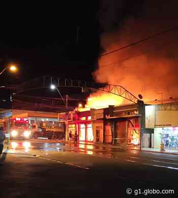 Incêndio destrói lojas na Avenida Nove de Julho, em Tupi Paulista - G1