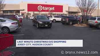 Retail stores see wave of last-minute Christmas Eve shoppers in New Jersey - News 12 Bronx