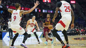 Love, Garland score 22 as Cavs rout depleted Raptors 144-99