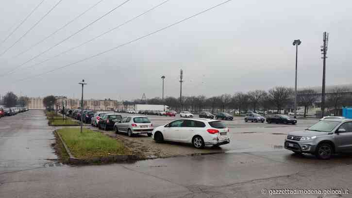 Modena, tutti in fila per un tampone: Santo Stefano nel caos - La Gazzetta di Modena