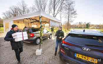 Kerstdiner halen bij Stania State in Oentsjerk: een kleine file van glimlachers - Leeuwarder Courant