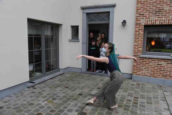 Musicalalalalala zingt of danst aan huis