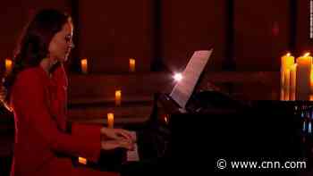 Duchess of Cambridge plays piano in Christmas Eve service shown on TV