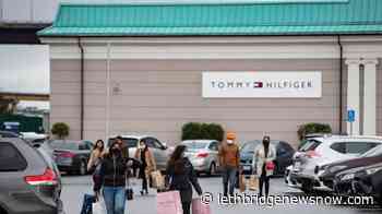 Fewer shoppers look for deals as COVID cases overshadow Boxing Day - Lethbridge News Now