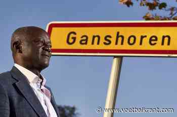 Vader Kompany furieus: &quot;Zo'n gekken zouden zelfs geen wedstrijden meer mogen zien op televisie&quot;