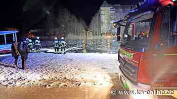 Kinder simulieren Eiseinbruch: Scherz endet mit Großeinsatz der Feuerwehr