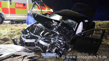 Schweizer (27) kommt bei Glätte auf Gegenfahrbahn: Frontal-Crash fordert zwei Schwerverletzte