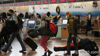 Airlines cancel nearly 1,000 more US flights Monday amid COVID-fueled holiday travel nightmare