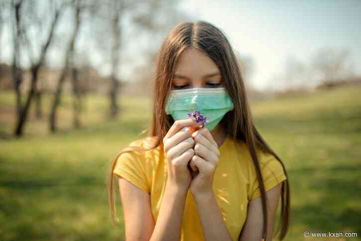 Loss of smell from COVID most likely means you've got a mild case, study finds